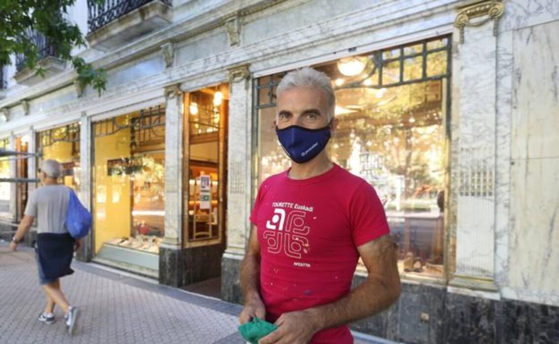 La fachada de la joyería El Trust del Boulevard recupera su esplendor