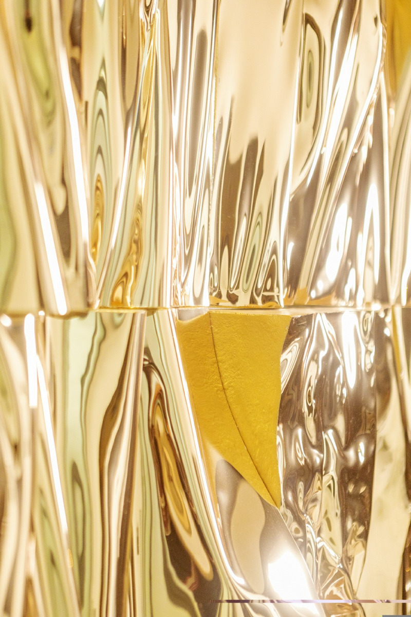 Basque Luxury Golden Wall